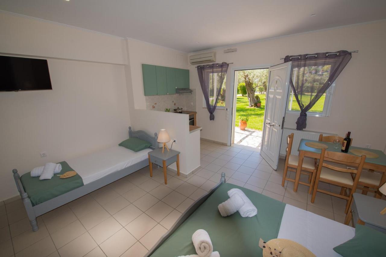 Elaia - Apartments & Studios Lefkada City Bagian luar foto